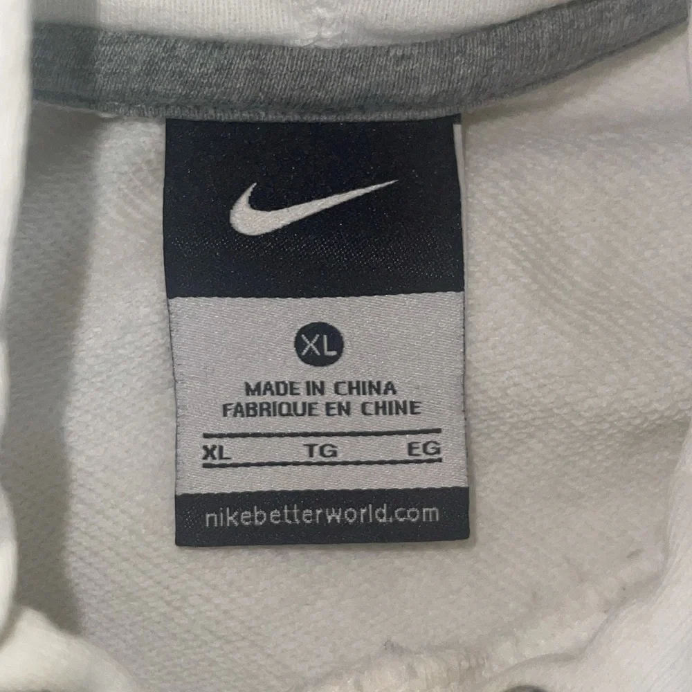 Nike Arsenal soccer hooded sweatshirt. - Picture 8 of 9
